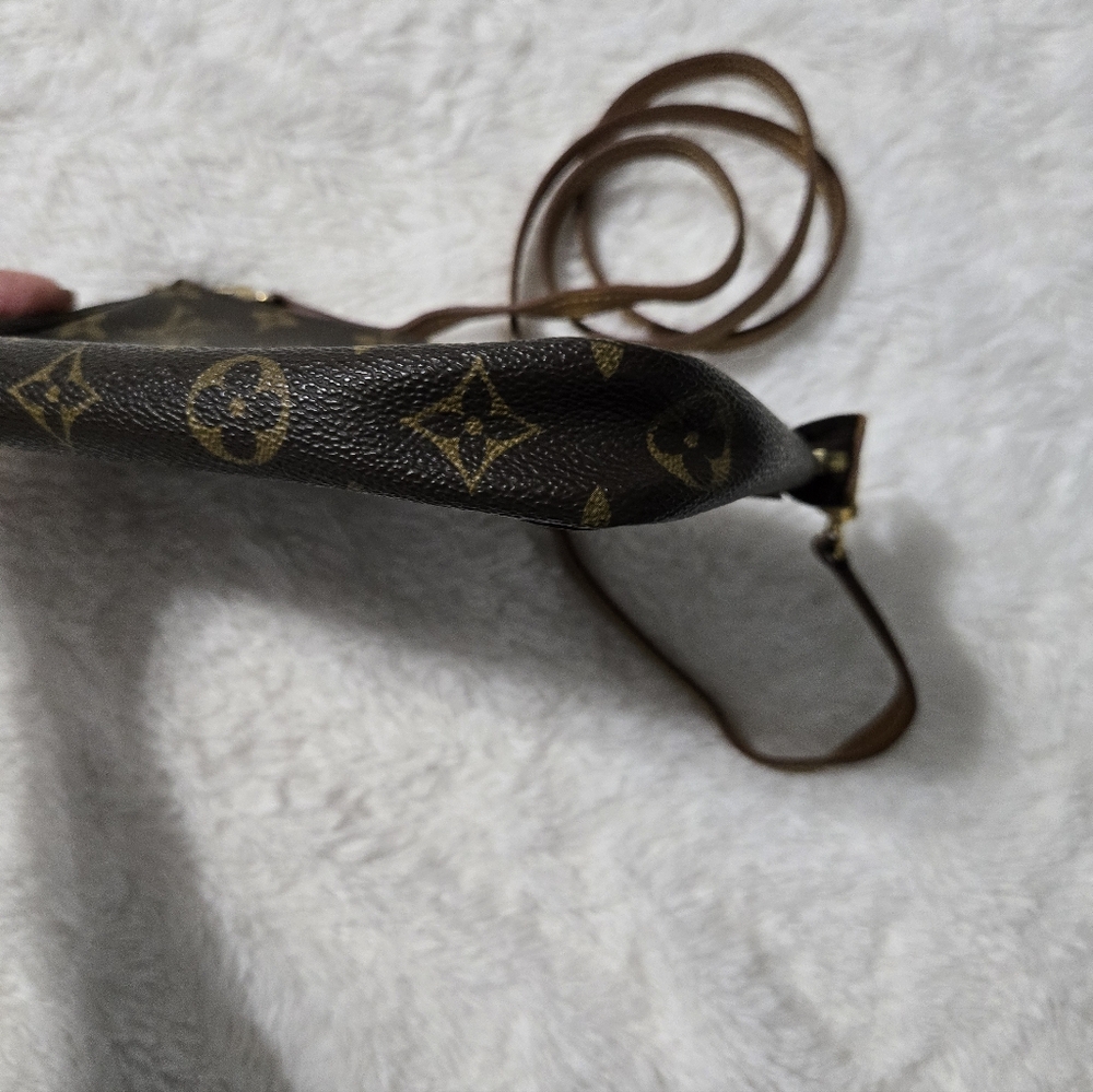 Louis Vuitton Large Pochette With Long Strap! - Picture 4 of 14